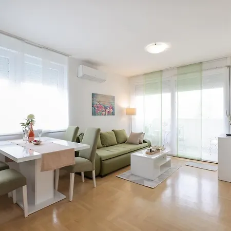 Cozy Niko - Private Parking And Balcony Apartment *