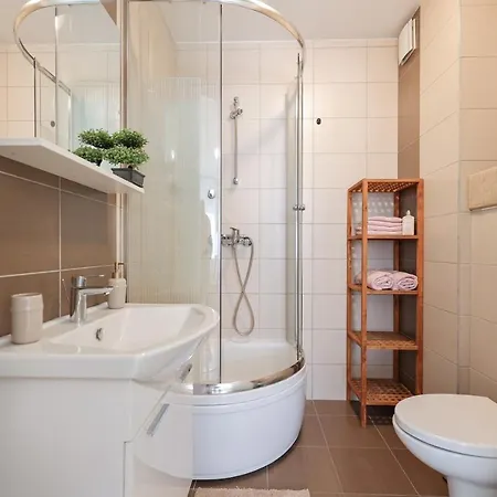 Cozy Niko - Private Parking And Balcony Apartment *
