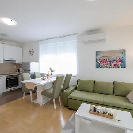 Cozy Niko - Private Parking And Balcony Apartment Zadar