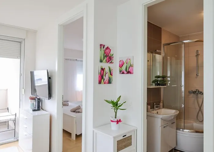 Apartment Cozy Niko - Private Parking And Balcony *