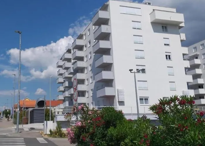 Apartment Cozy Niko - Private Parking And Balcony