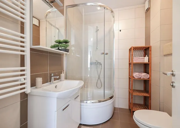 Cozy Niko - Private Parking And Balcony